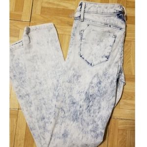 🌟LIGHT ACID WASH SKINNY JEANS🌟